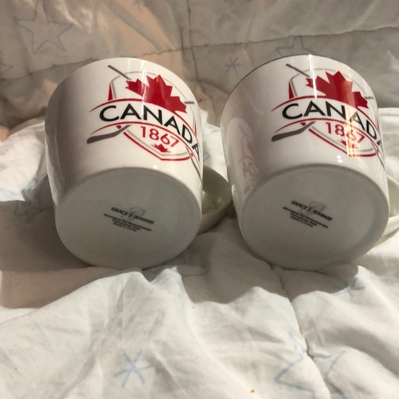 A pair of ‘Canada 1867’ mugs by Grace’s Teaware - Picture 2 of 5